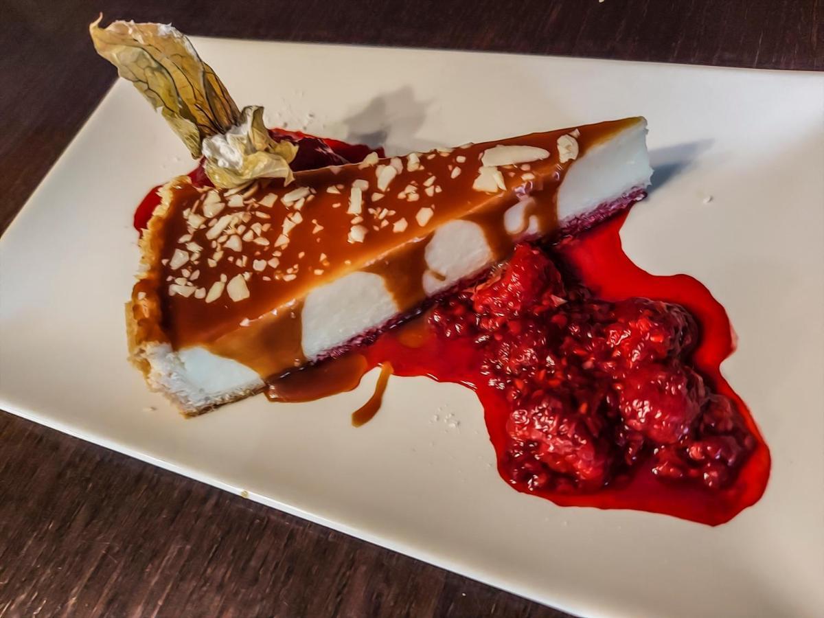 Restaurant Pansion Wien Cierny Brod Eksteriør bilde